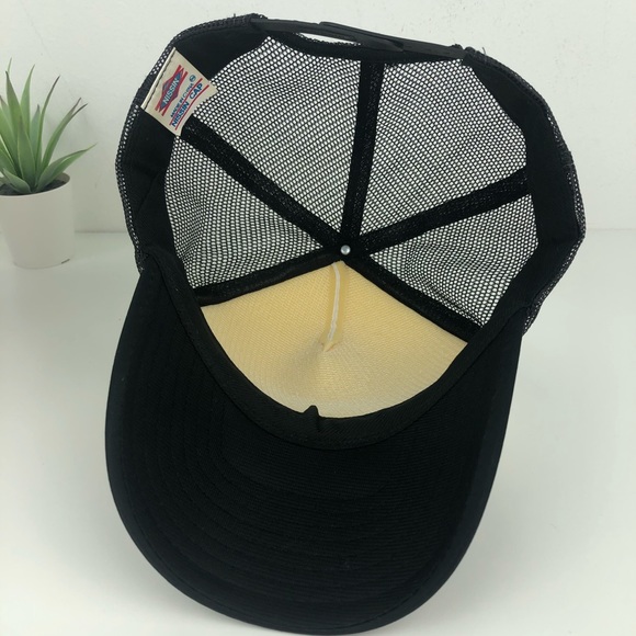 Vans Off The Wall Black & White Trucker Style Snap Back Baseball Cap - Picture 13 of 16